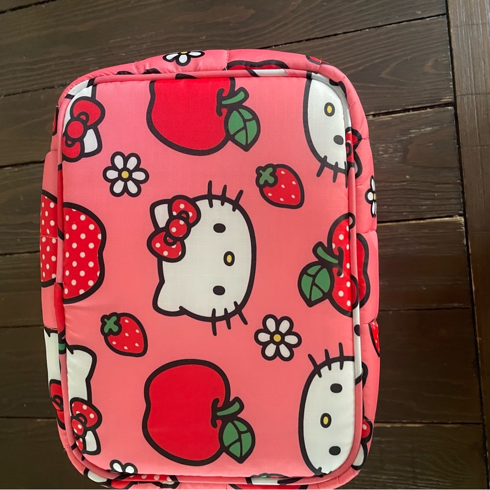 Baggu x Hello Kitty and Friends Puffy Lunch Bag - Picture 4 of 13